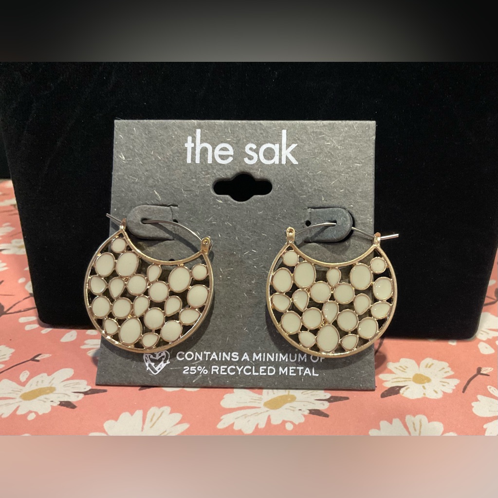 Nwt The Sak Gold Tone And Cream Colored Earrings #1018